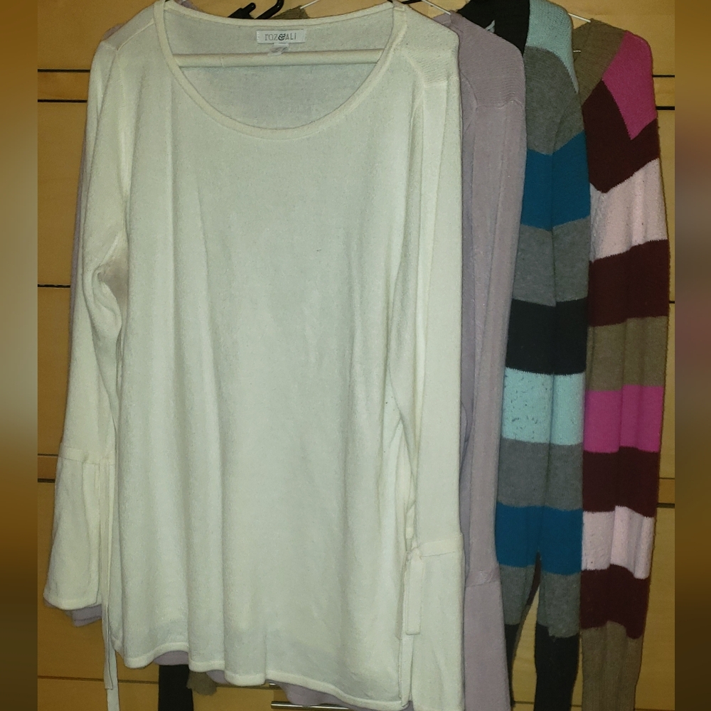 Sweaters (Lot of 4)